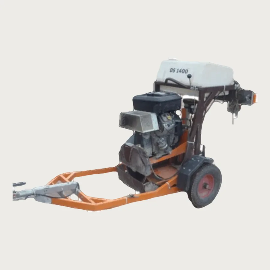 Fahrbare Schachtrahmen-Schneidemaschine DS1400 mit Wassertank, Benzinmotor und Anhängerkupplung