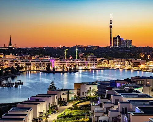 Phoenix-See in Dortmund bei Sonnenuntergang – Region des Hermes-Standorts Schwerte